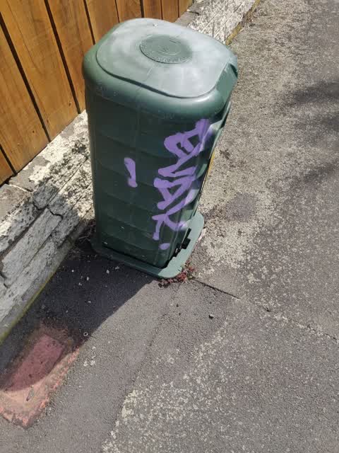 Graffiti, a report photo
