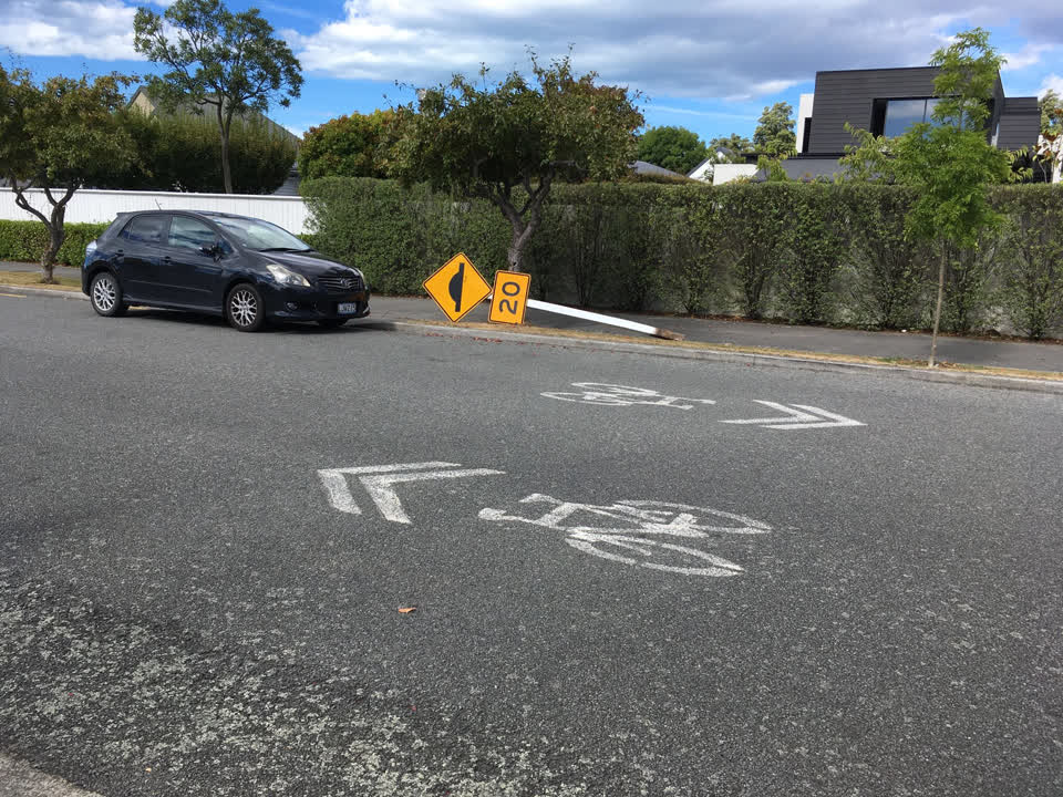 The photograph attached to this roading/streets report