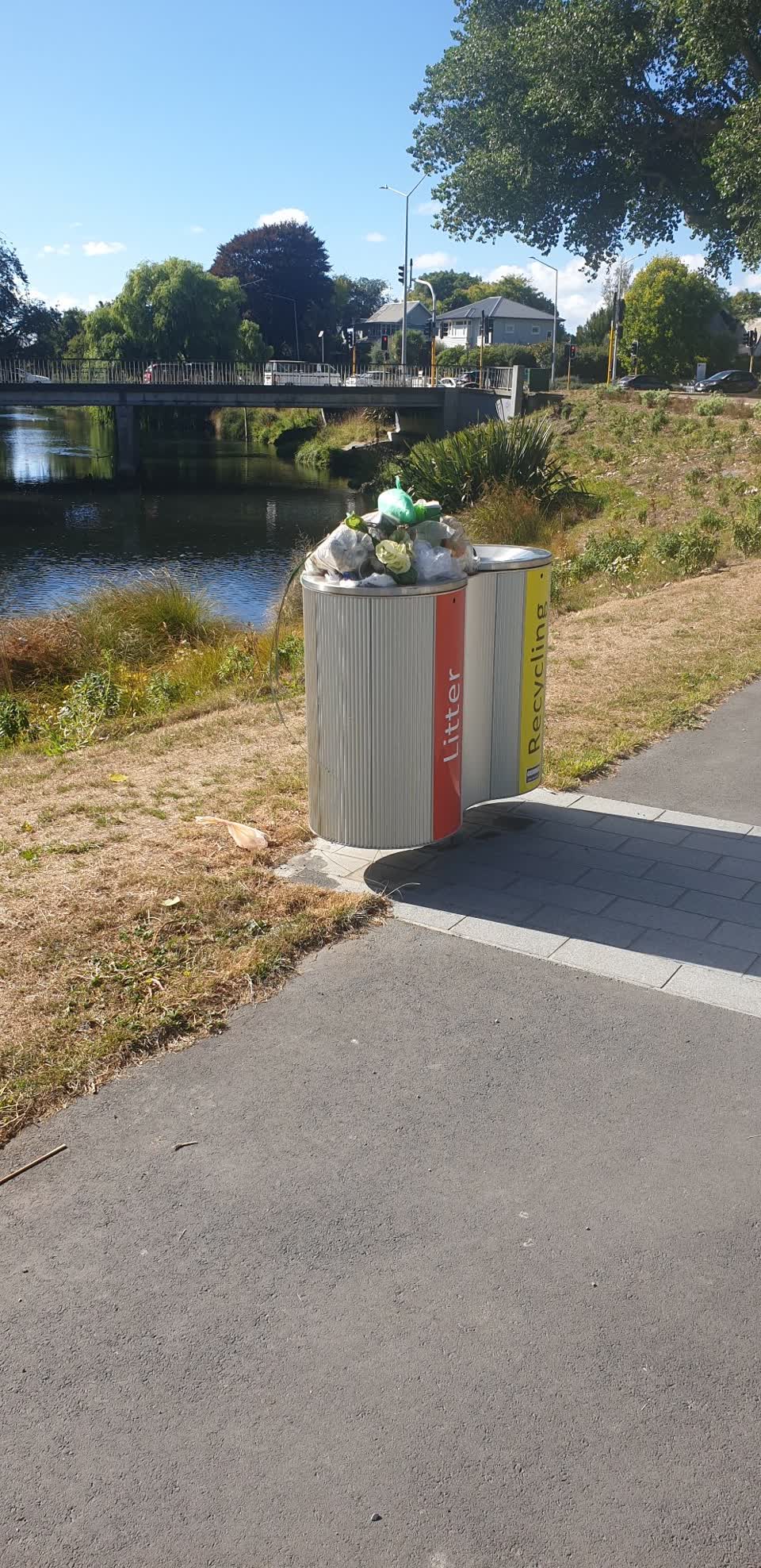 The photograph attached to this rubbish/recycling report