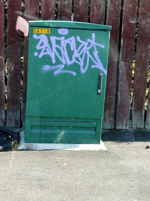 Graffiti, a report photo