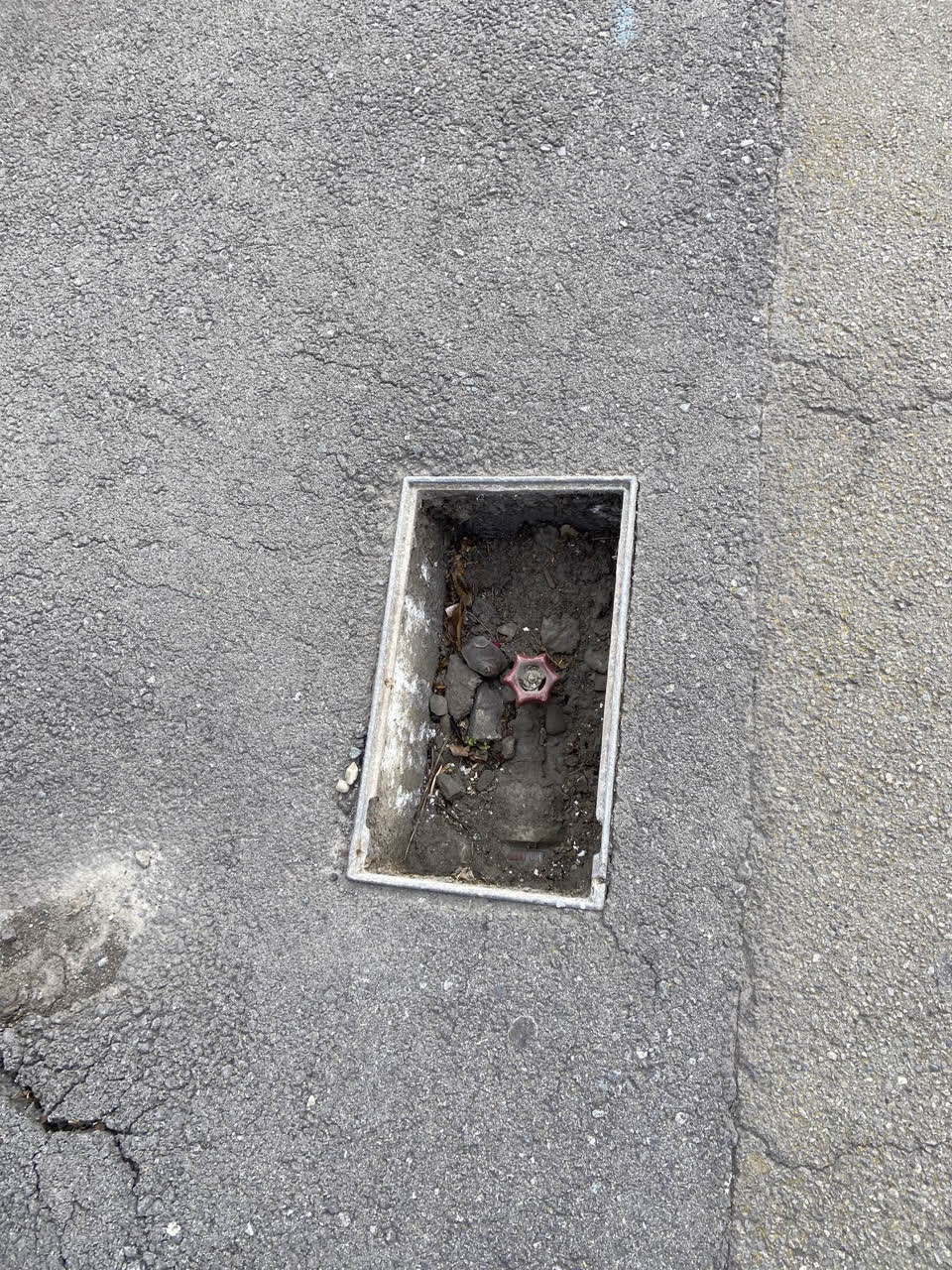 The photograph attached to this roading/streets report