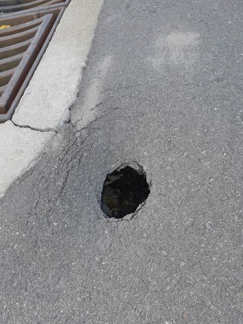 Roading/Streets, a report photo