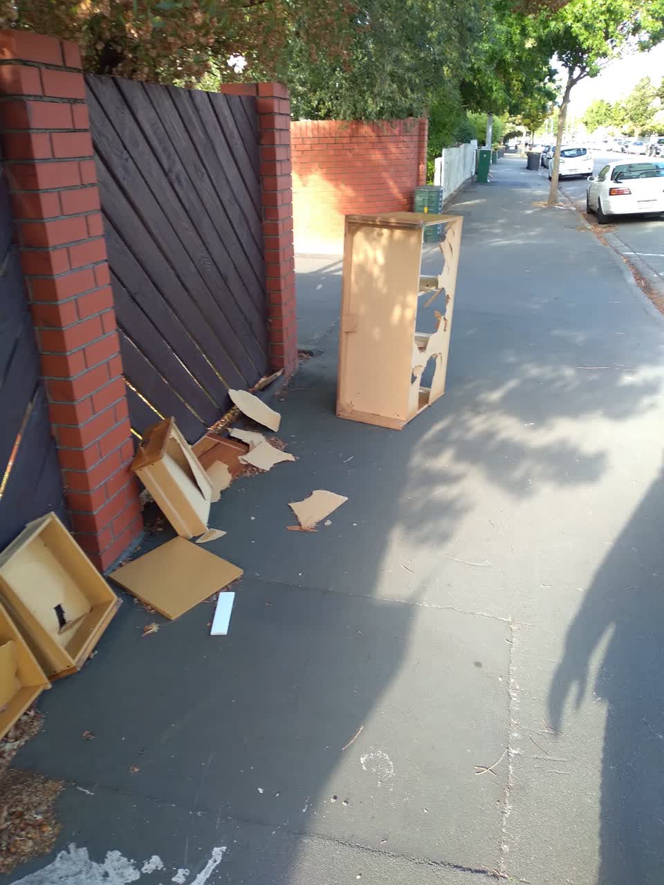 The photograph attached to this rubbish/recycling report