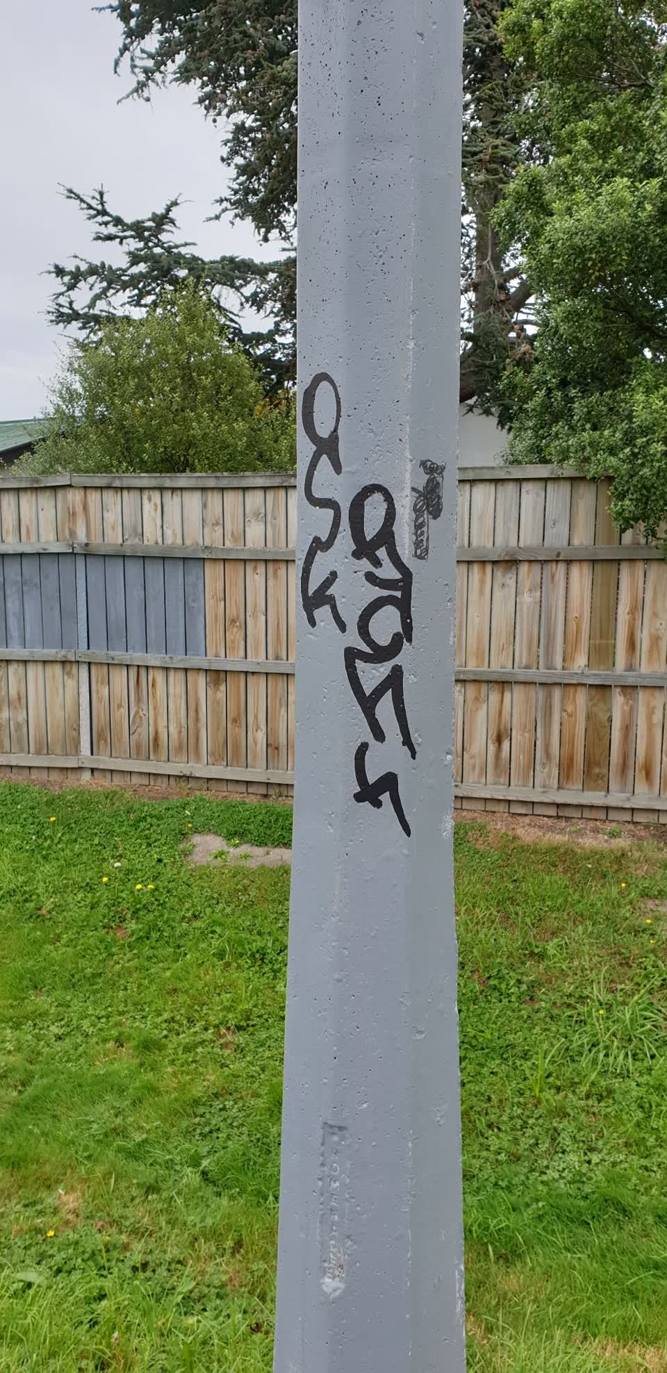 The photograph attached to this graffiti report
