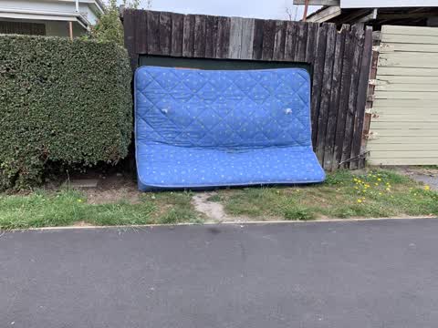 Rubbish/Recycling, a report photo