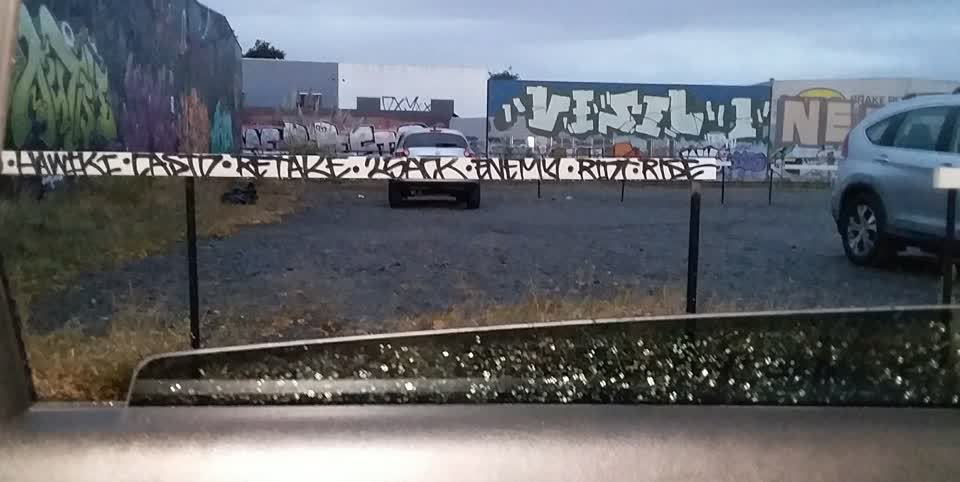 The photograph attached to this graffiti report