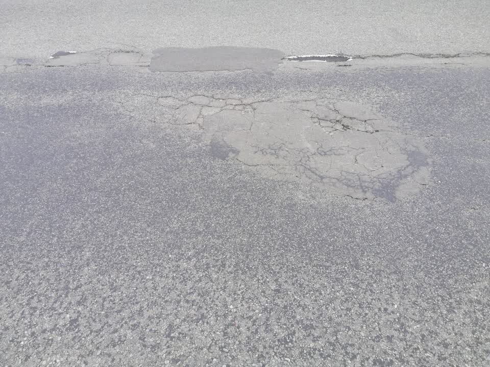 The photograph attached to this roading/streets report