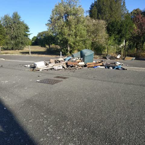 Rubbish/Recycling, a report photo