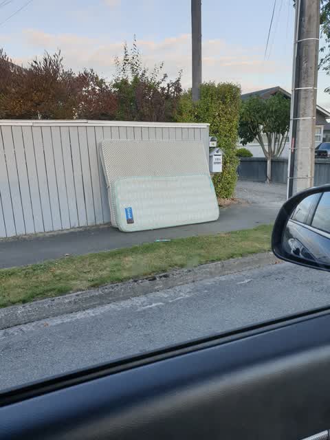 Rubbish/Recycling, a report photo