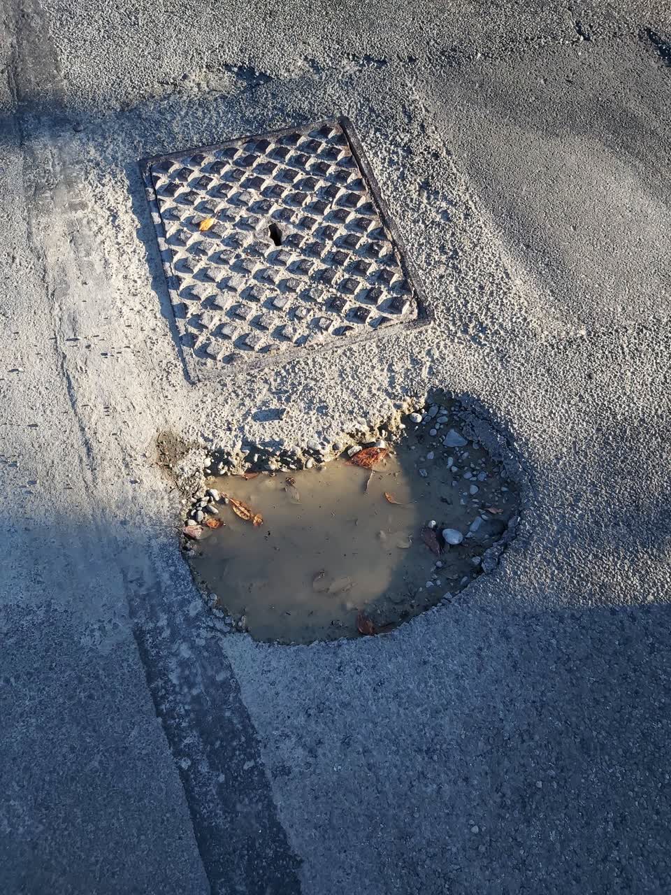 The photograph attached to this roading/streets report