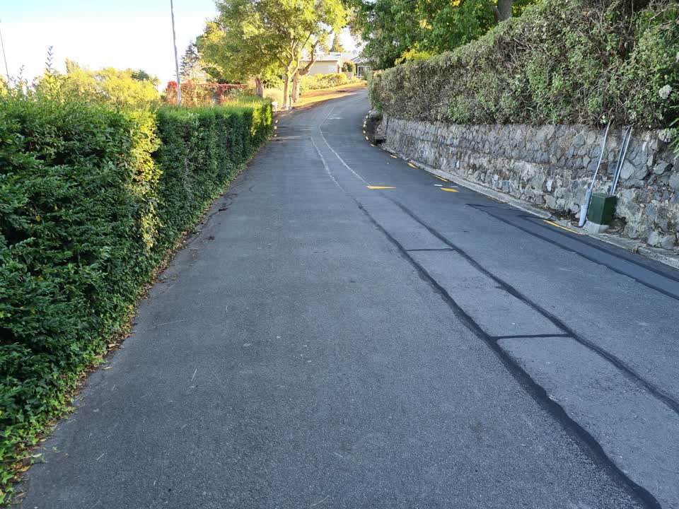 The photograph attached to this roading/streets report