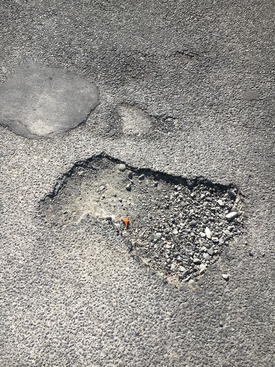The photograph attached to this roading/streets report