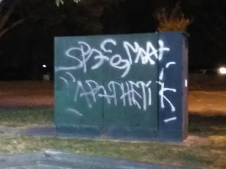 The photograph attached to this graffiti report