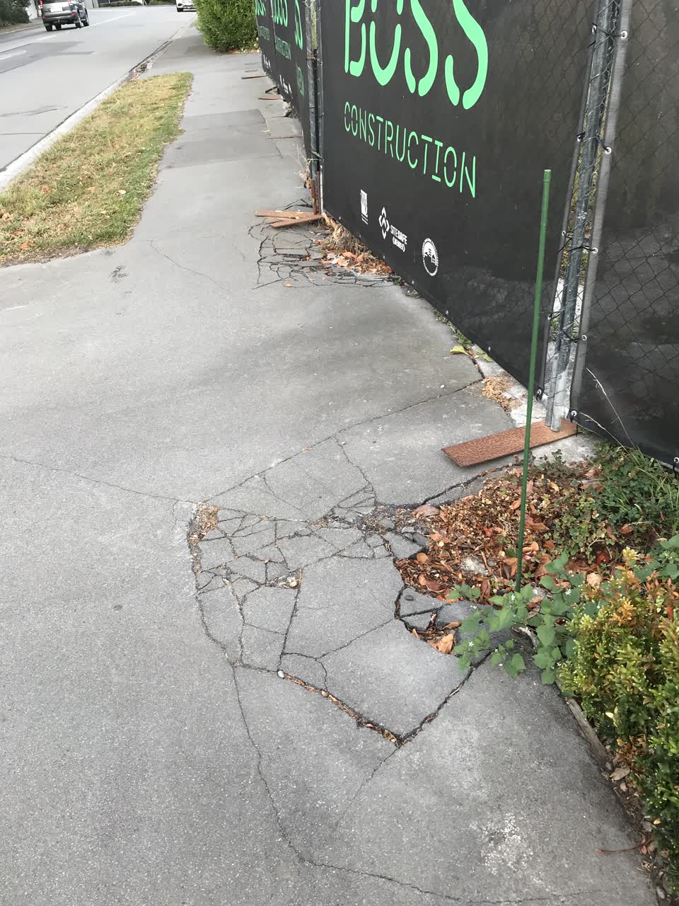 The photograph attached to this roading/streets report