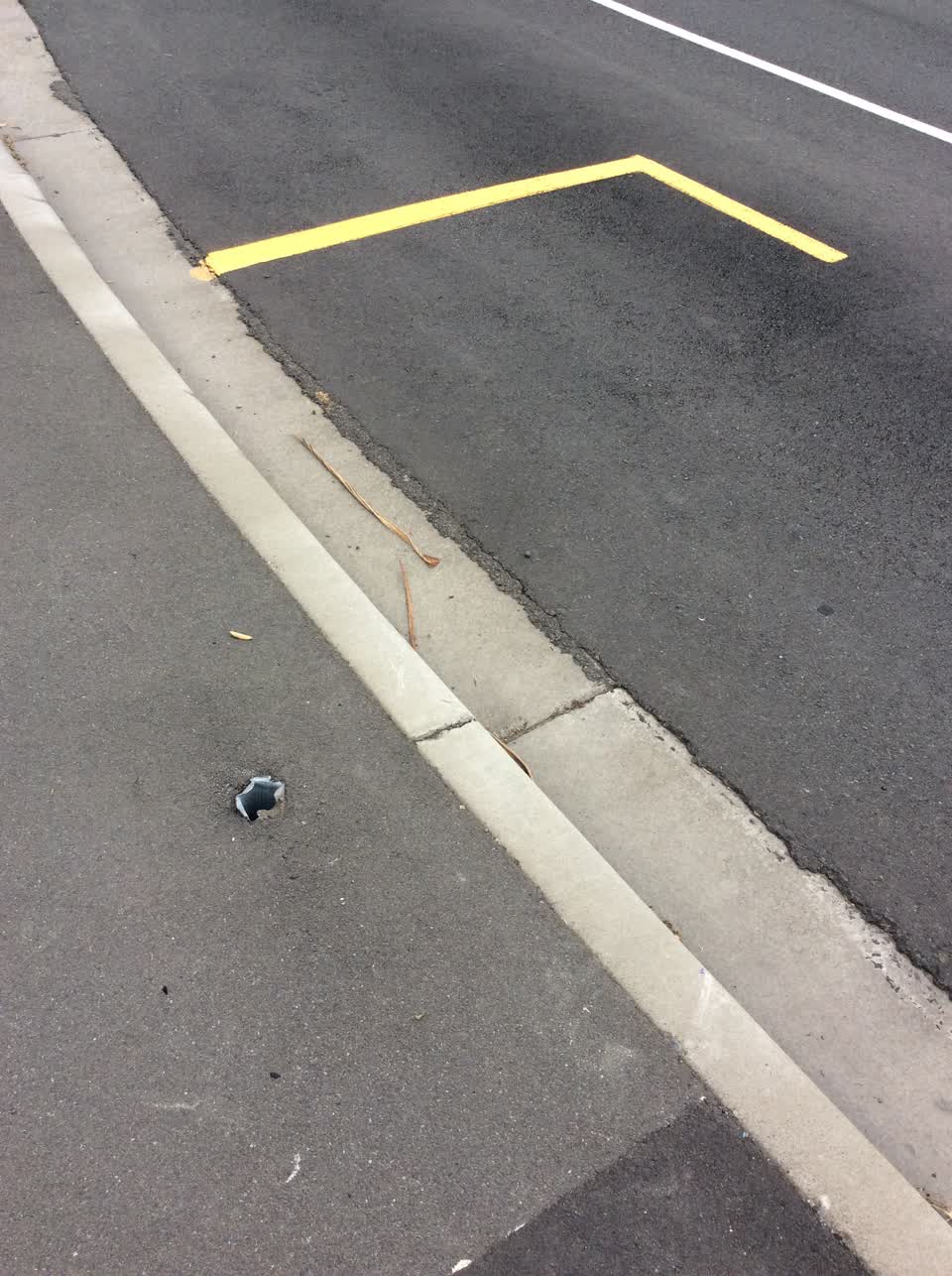 The photograph attached to this roading/streets report