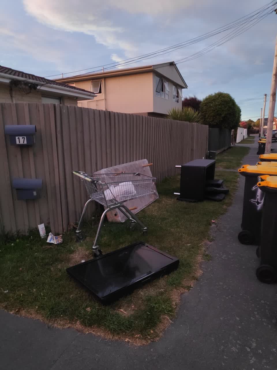 The photograph attached to this rubbish/recycling report