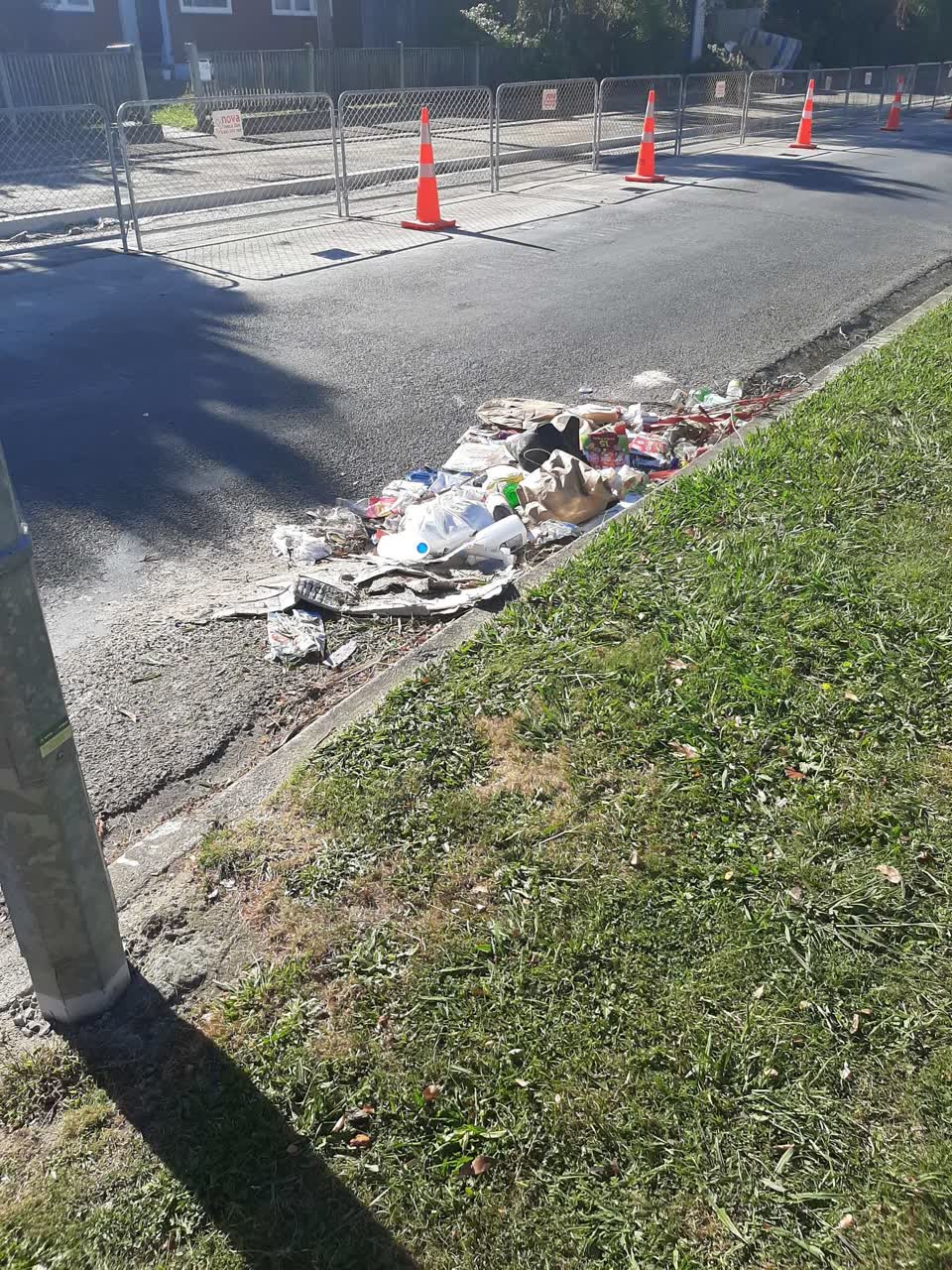 The photograph attached to this rubbish/recycling report