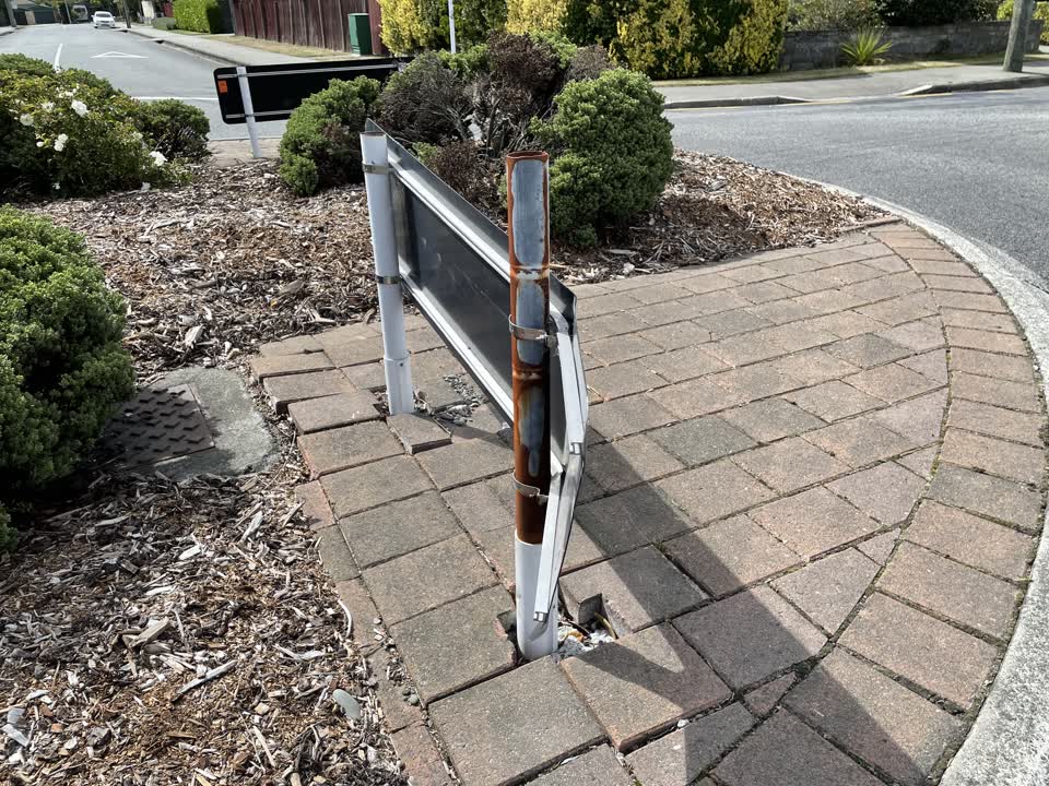 The photograph attached to this roading/streets report