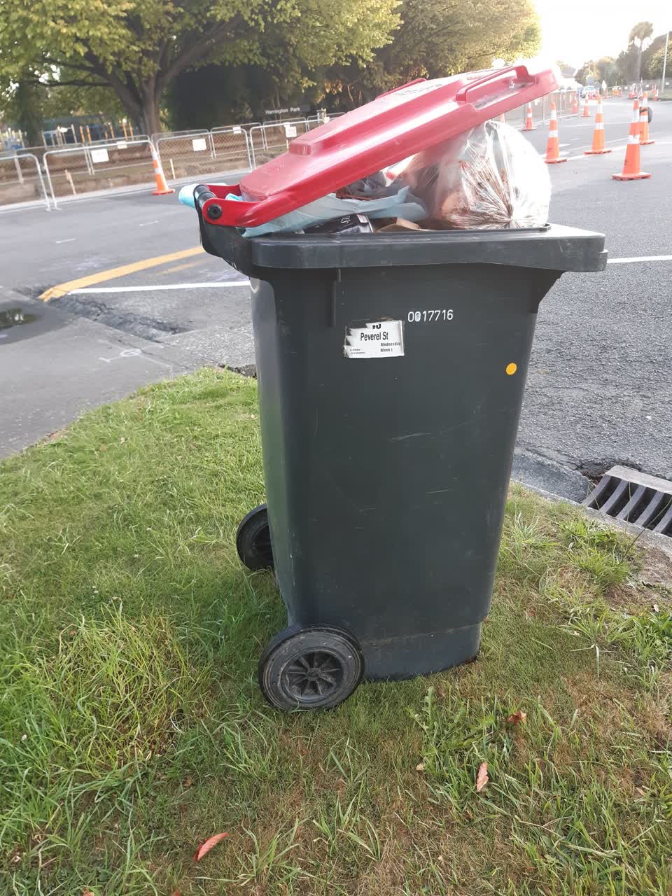The photograph attached to this rubbish/recycling report