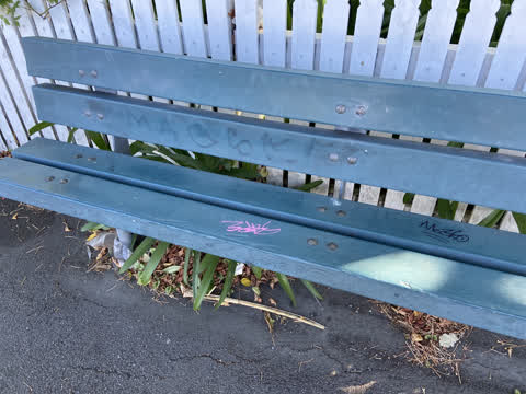 Graffiti, a report photo