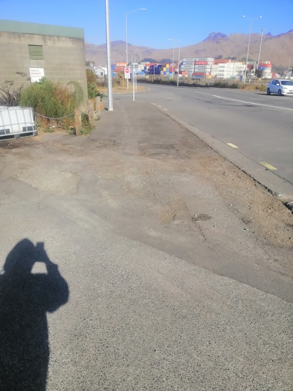 The photograph attached to this roading/streets report
