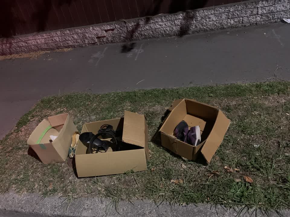 The photograph attached to this rubbish/recycling report