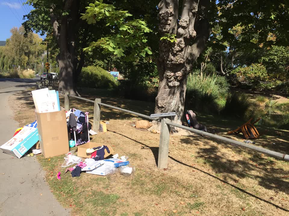 The photograph attached to this rubbish/recycling report