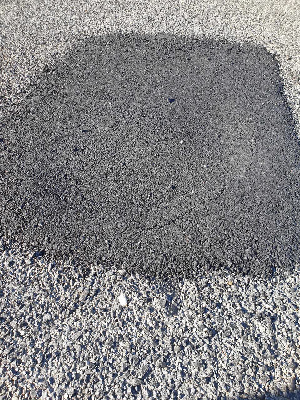 The photograph attached to this roading/streets report
