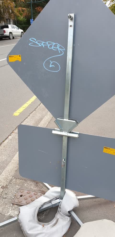 Graffiti, a report photo