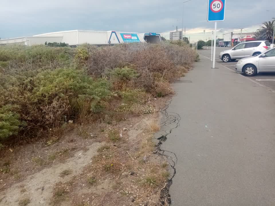 The photograph attached to this roading/streets report
