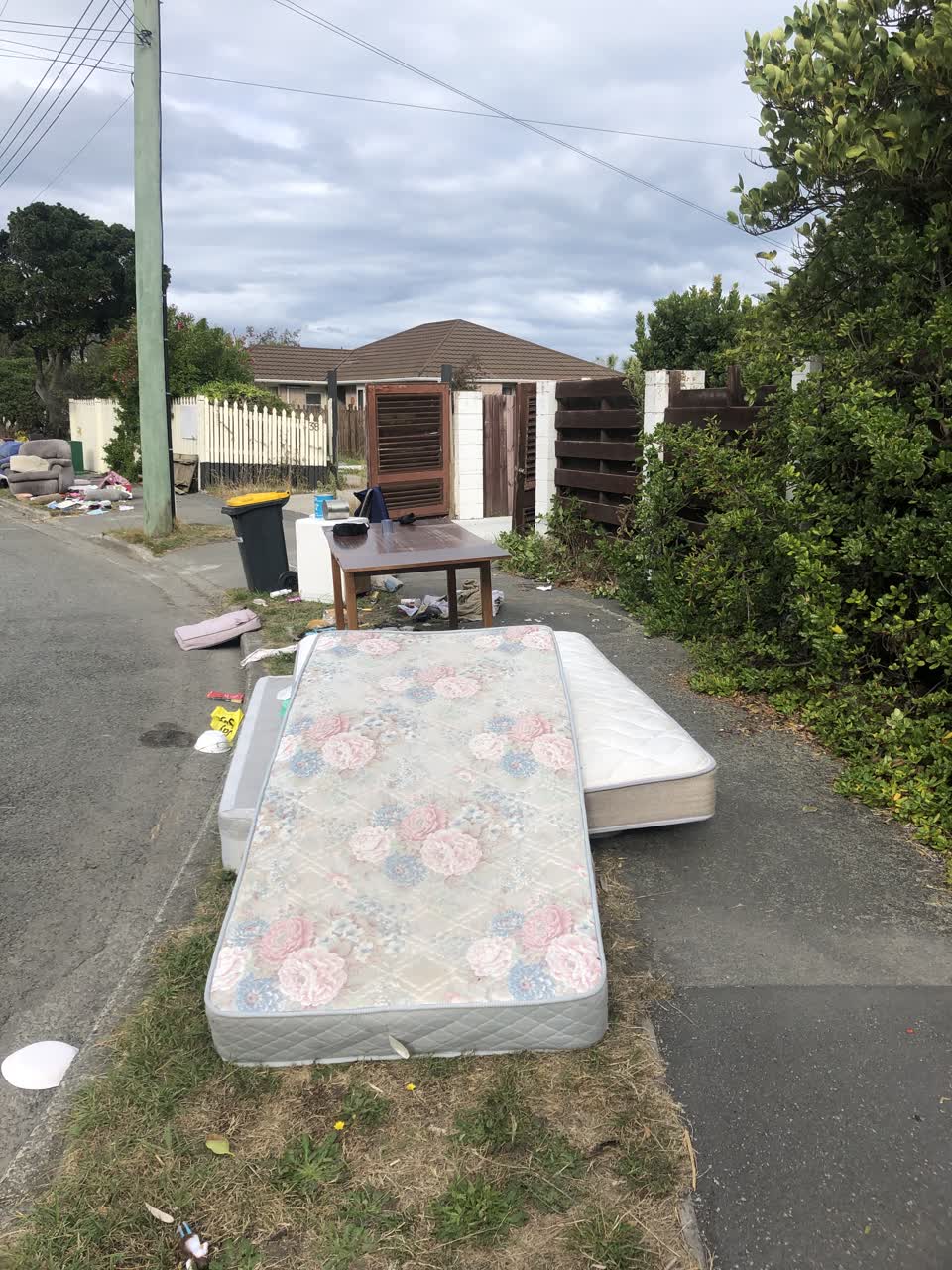 The photograph attached to this rubbish/recycling report