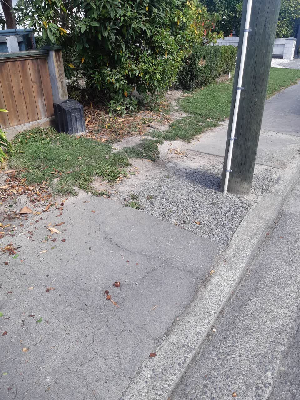The photograph attached to this roading/streets report