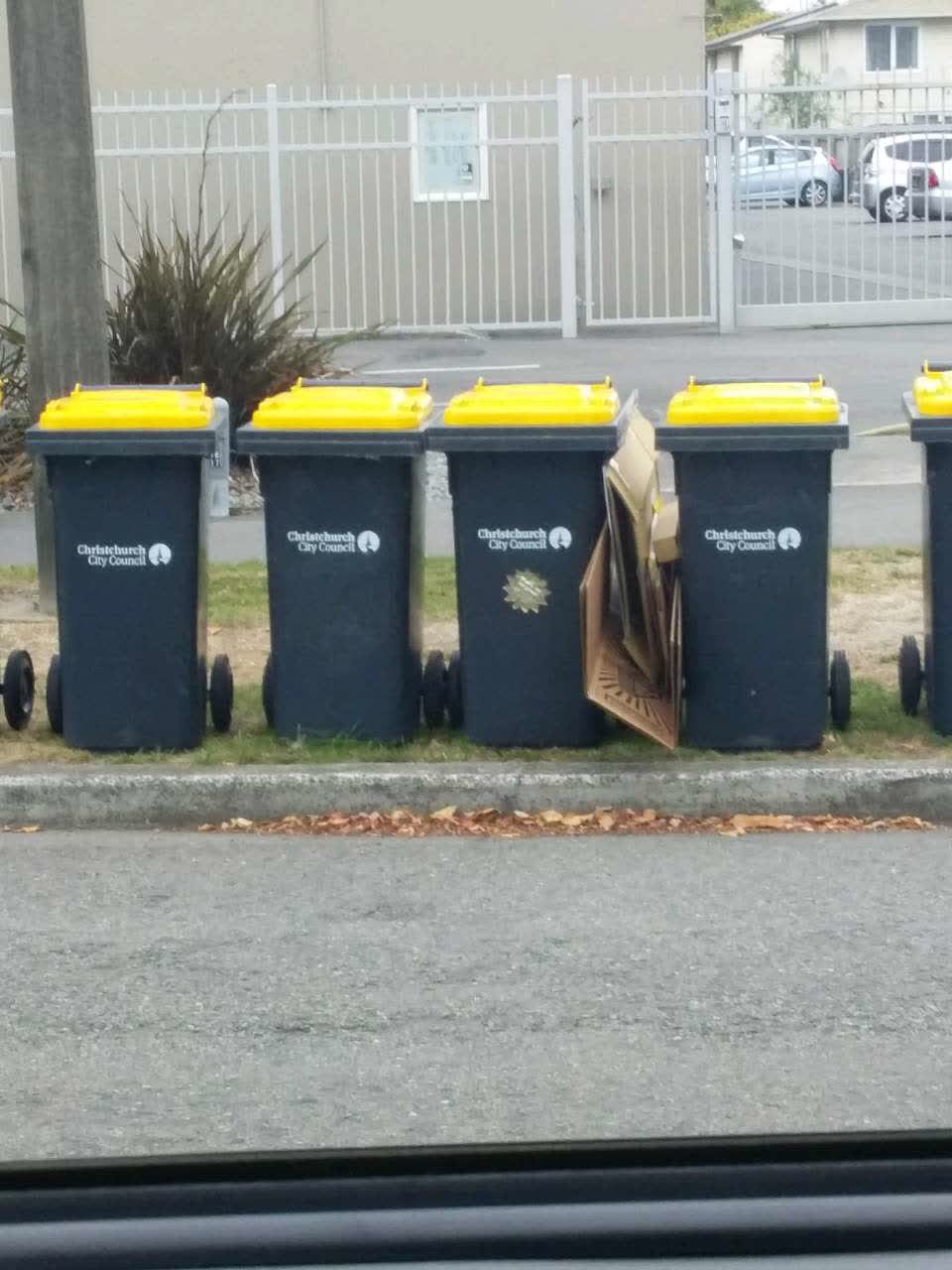 The photograph attached to this rubbish/recycling report