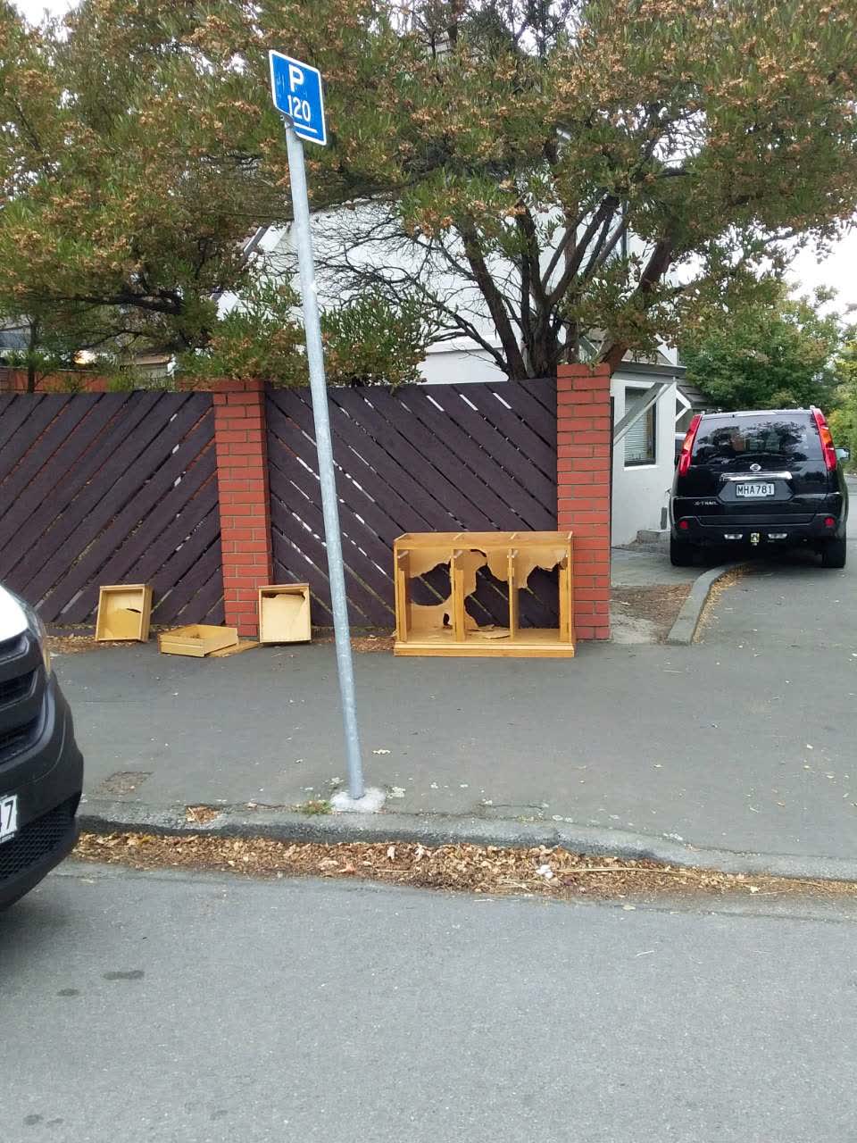 The photograph attached to this rubbish/recycling report