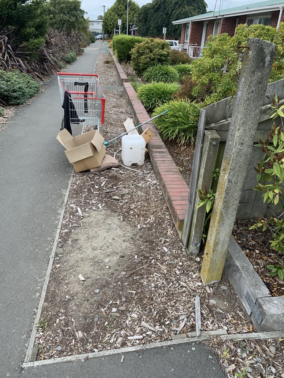 The photograph attached to this rubbish/recycling report