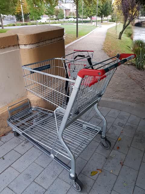 Rubbish/Recycling, a report photo