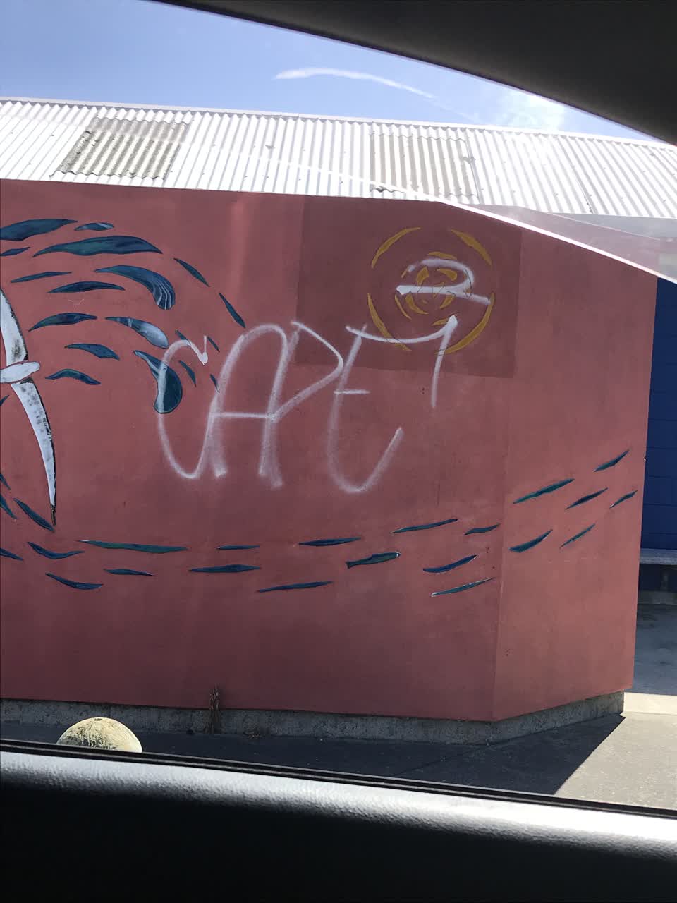 The photograph attached to this graffiti report