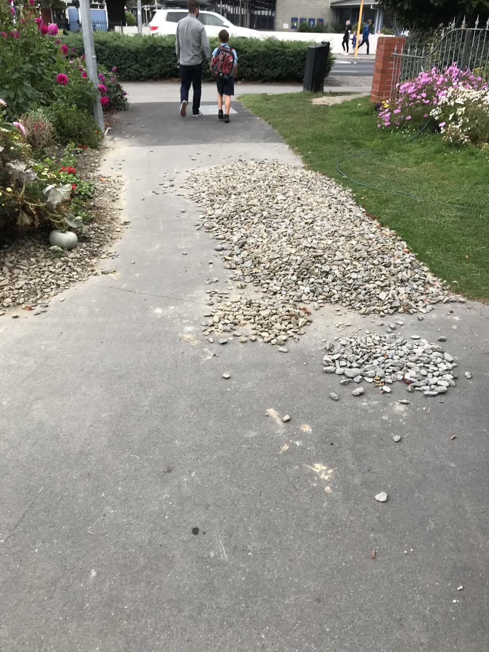 The photograph attached to this roading/streets report