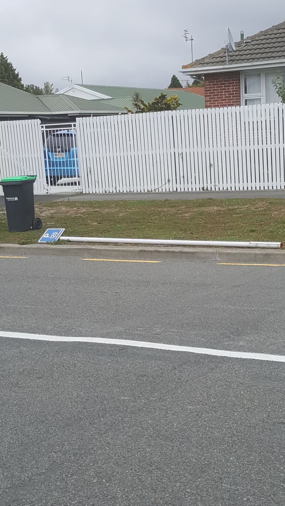 The photograph attached to this roading/streets report