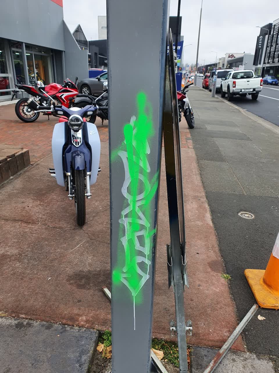 The photograph attached to this graffiti report