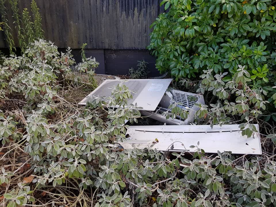 The photograph attached to this rubbish/recycling report