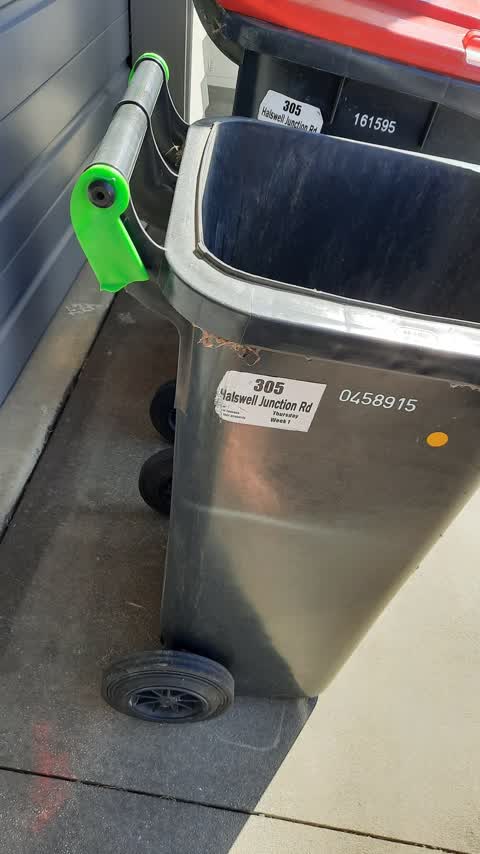 Rubbish/Recycling, a report photo