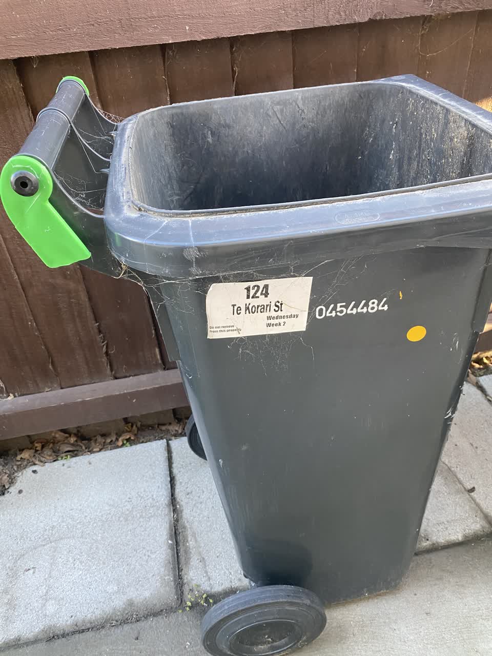 The photograph attached to this rubbish/recycling report