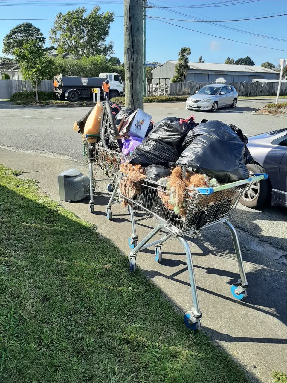 The photograph attached to this rubbish/recycling report