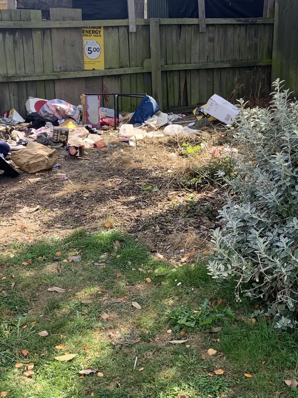 The photograph attached to this rubbish/recycling report