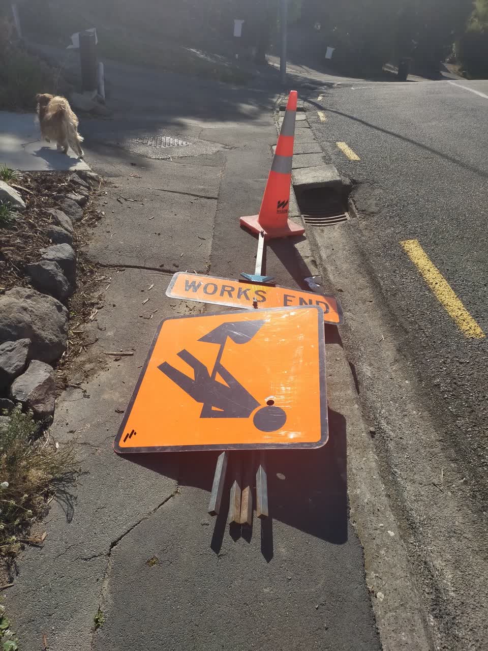 The photograph attached to this roading/streets report