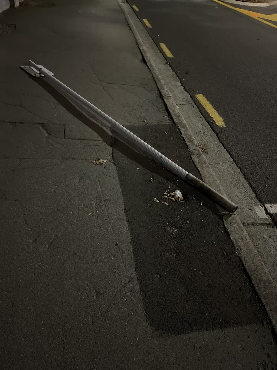 The photograph attached to this roading/streets report