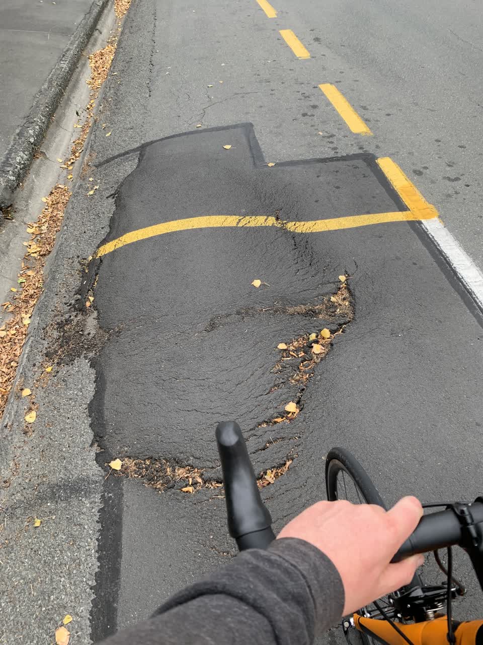 The photograph attached to this roading/streets report