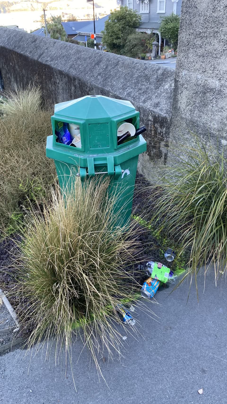 The photograph attached to this rubbish/recycling report