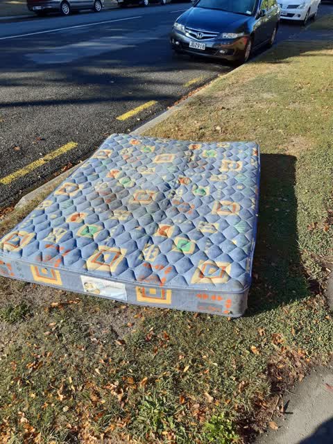 Rubbish/Recycling, a report photo